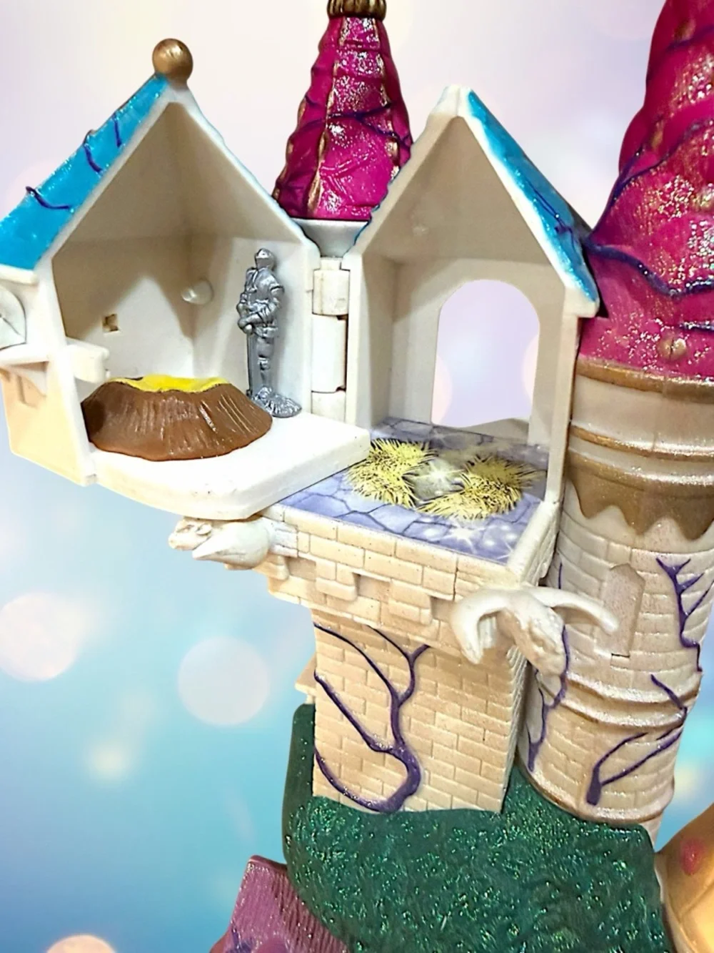 Trendmasters 1998 Beauty and the Beast Castle Playset & Original Figures Works - Picture 6 of 16